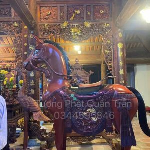 ngưa-tho-go-mit-son-son-thep-vang